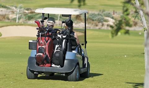 Trasladarse en buggie con bolsas de golf